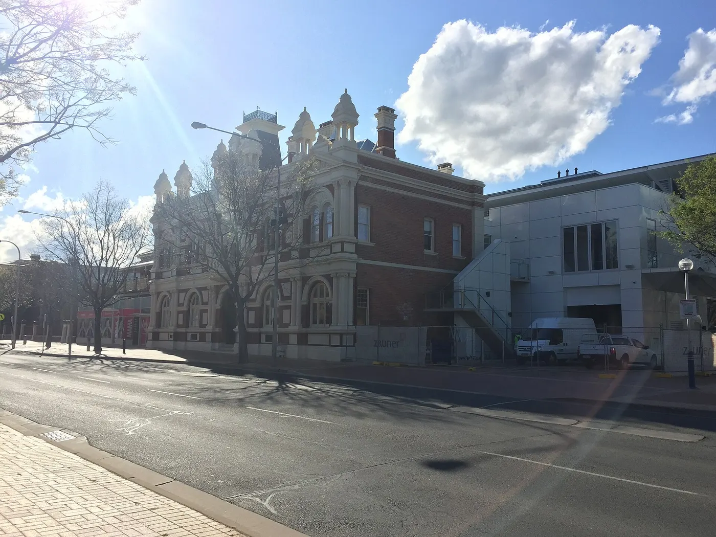 Murray Art Museum Albury (MAMA), Albury