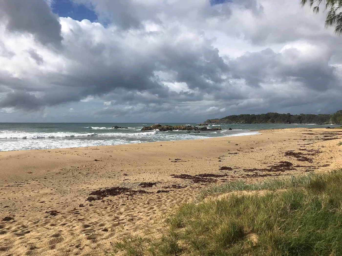 Hills Beach, Korora