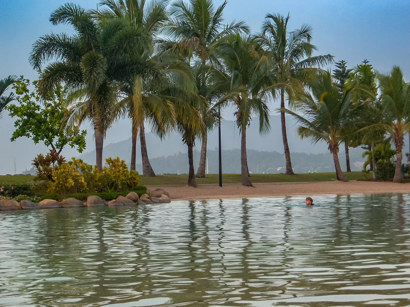 Coconut Grove Caravan Park, Kawungan