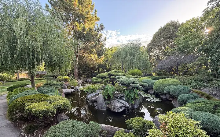 Himeji Garden's pond garden