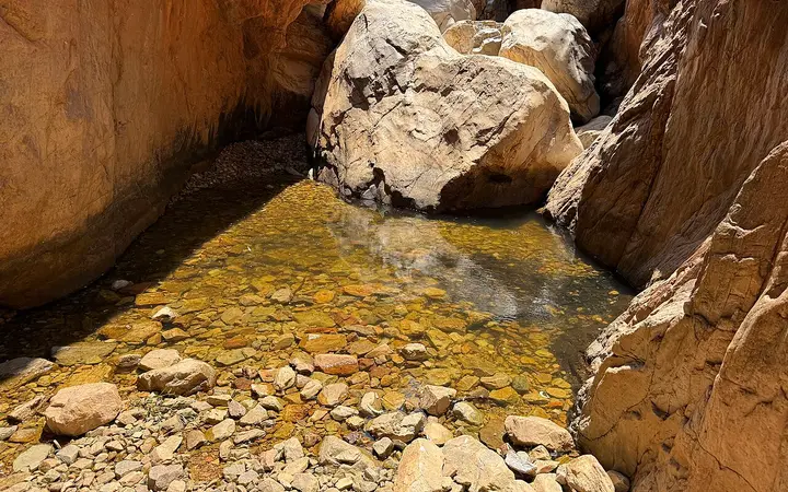 Inside Standley Chasm (Angkerle Atwatye)