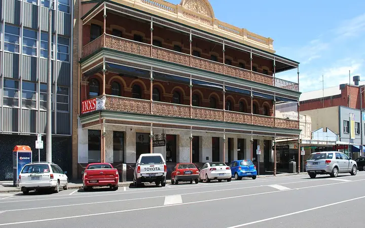 The George Hotel on Lydiard Street North