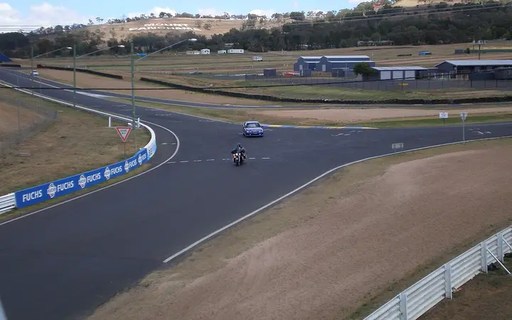 Everyday traffic on the Mount Panorama circuit