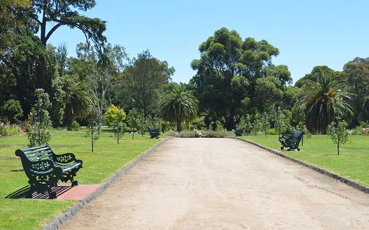 A garden walk at the Bendigo Botanic Gardens, White Hills