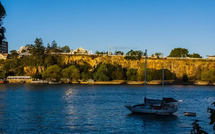 Kangaroo Point Cliffs in late light