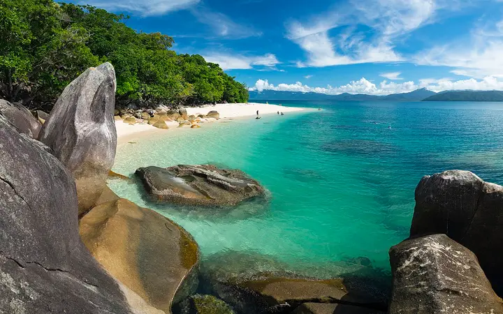 Granite boulders and clear water on Fitzroy Island