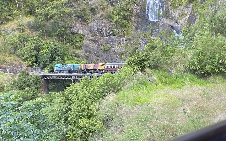 The scenic railway crossing the Stoney Creek Falls bridge