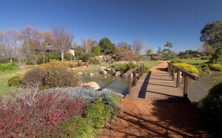 A footbridge in Dubbo Regional Botanic Garden