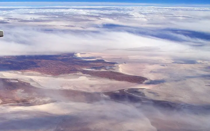 Kati Thanda-Lake Eyre from the air, dry in 2013