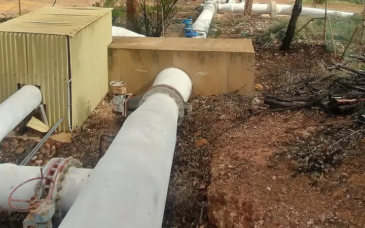 The pipeline coming up Mount Charlotte