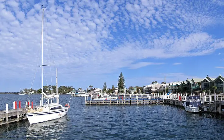 Metung wharf, beside the hotel