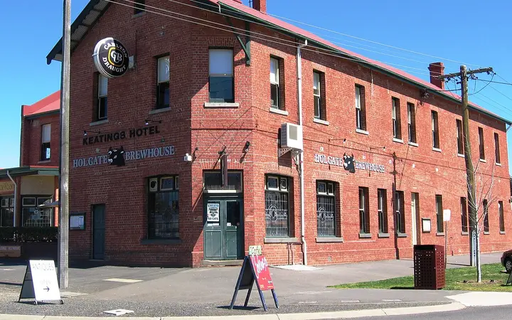 Keatings Hotel, Holgate Brewhouse, Woodend