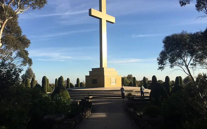 The Memorial Cross, Mount Macedon