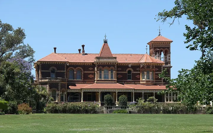 Rippon Lea mansion and lawn