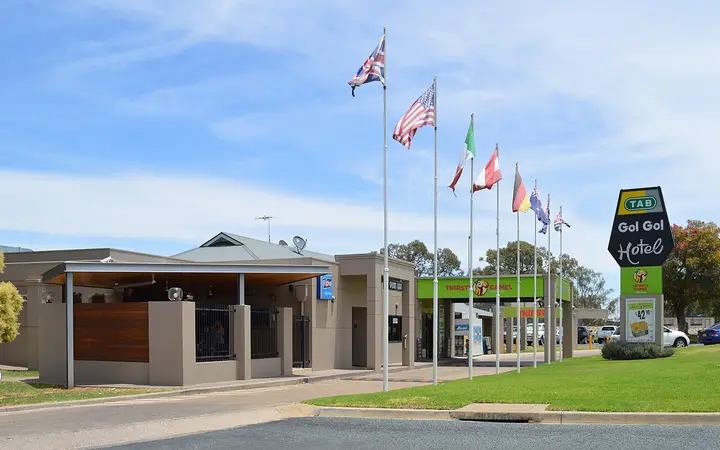 The Gol Gol Hotel, the lunch stop