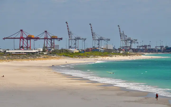 Leighton Beach, beside the restaurant