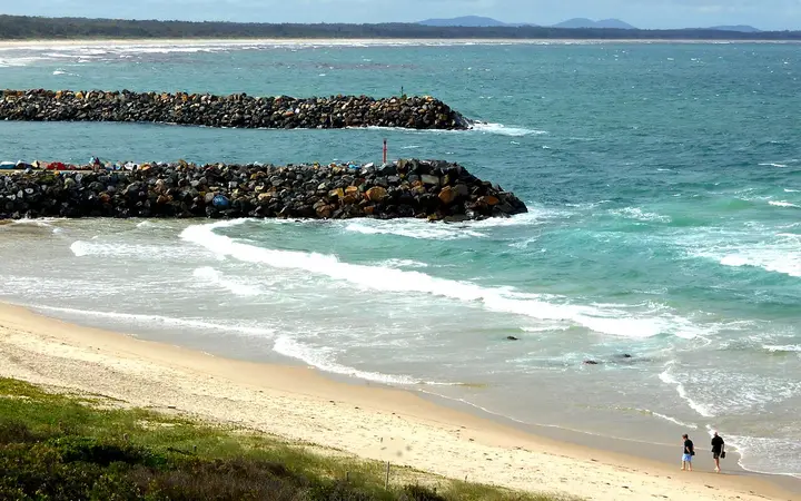The breakwall at the river mouth, a stroll from Little Shack