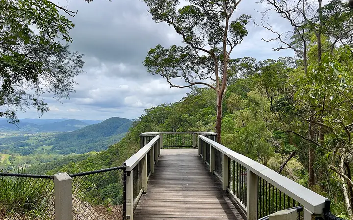 The lookout at Mapleton Falls National Park