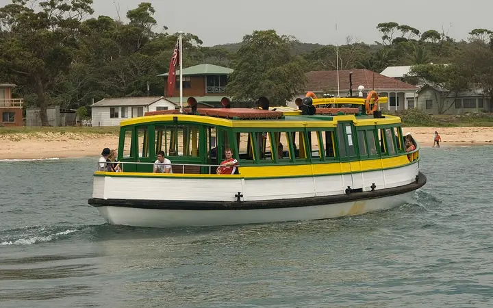The Bundeena ferry arriving on Port Hacking