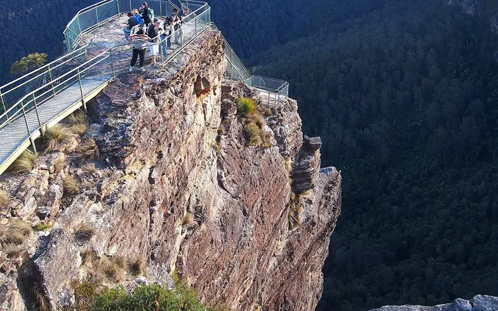 Pulpit Rock lookout above the Grose Valley
