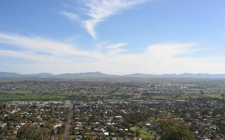 Tamworth from Oxley Lookout, where the track sets off