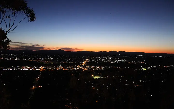 Dusk over Tamworth from Oxley Lookout, the top of the Skywalk