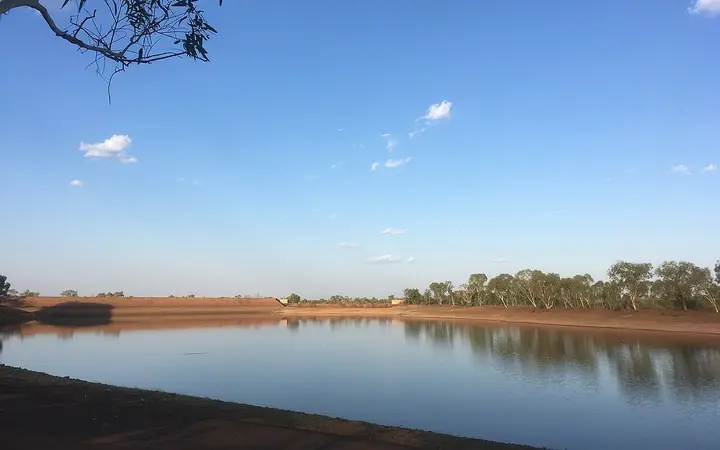 Tingkkarli / Lake Mary Ann on a calm afternoon