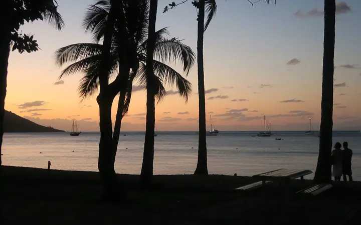 Sunset on Horseshoe Bay, in front of the Marlin Bar