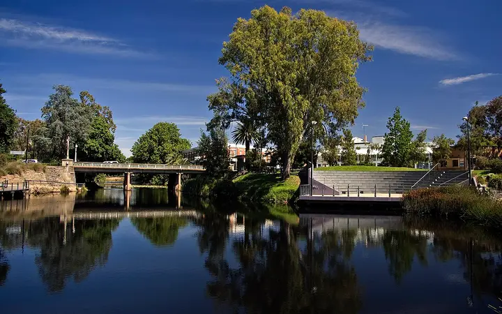 Wollundry Lagoon, the view beside the Civic Theatre