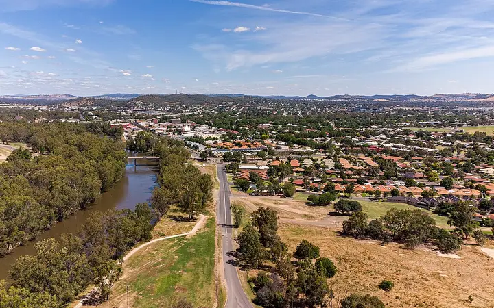 The Murrumbidgee by Wiradjuri Reserve, where the float ends