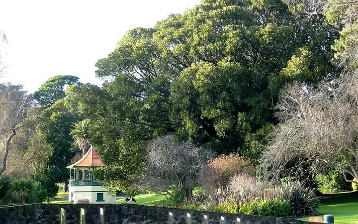 The lake bridge and rotunda, Warrnambool Botanic Gardens