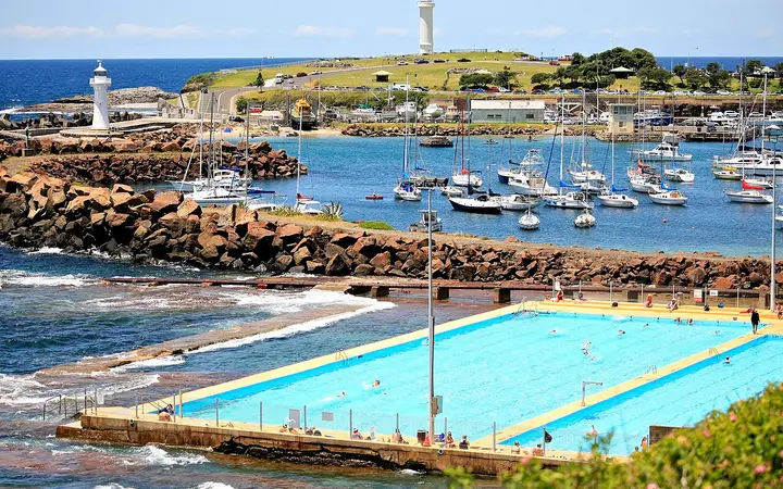 Flagstaff Hill and the harbour at the end of the Blue Mile