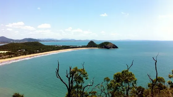 Fan Rock and Rosslyn Bay lookouts