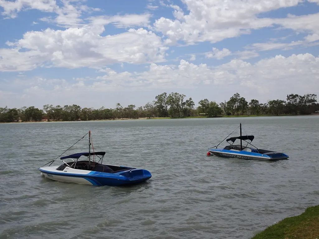 Lake Lascelles