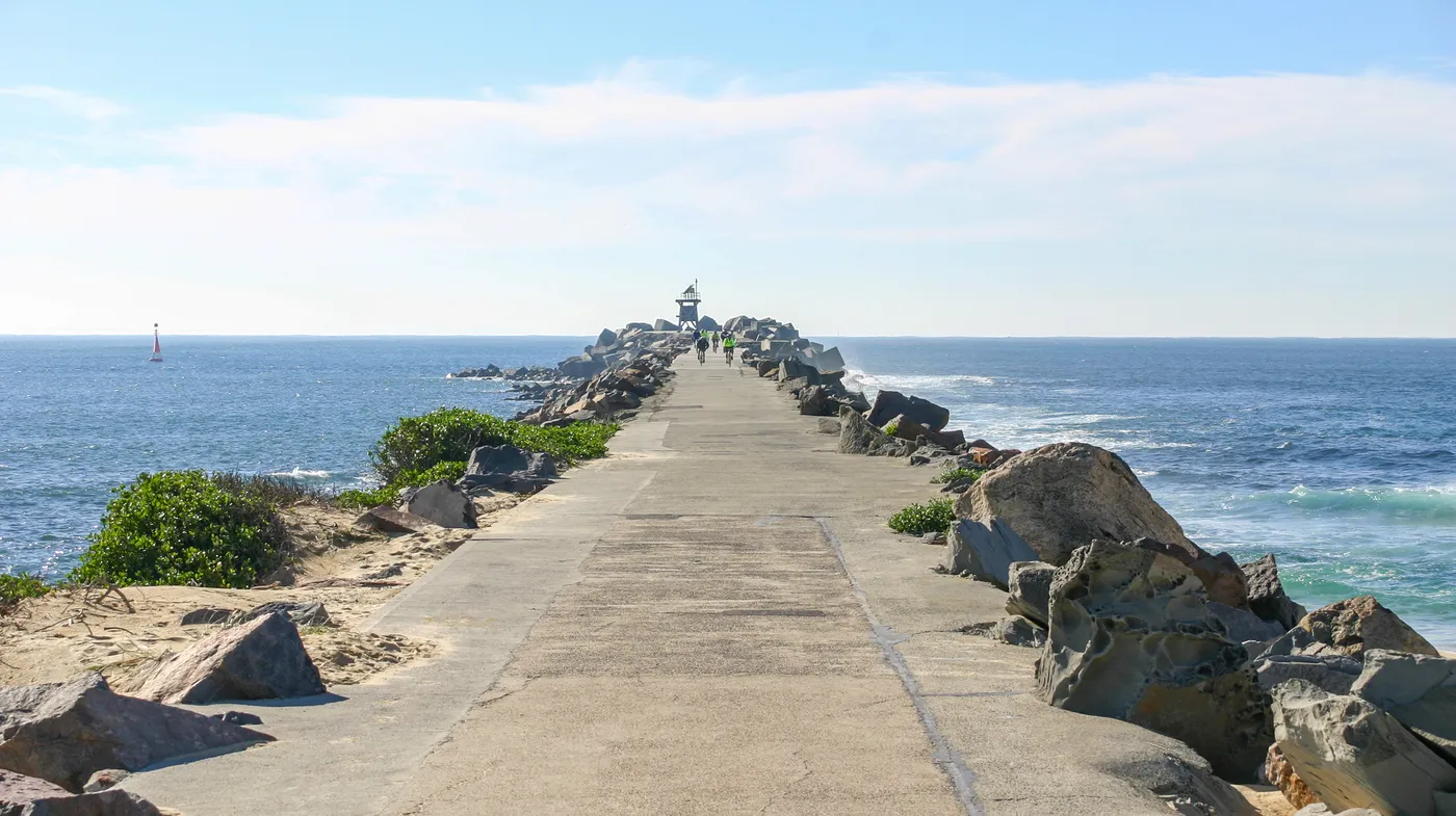 Nobbys breakwall walk
