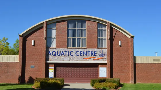Parkes Swimming Pool
