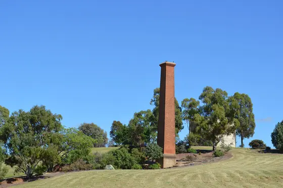 Near Boulder Hill Park playground, Parkes
