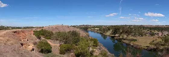 Near LA Moon Reserve, Essendon West
