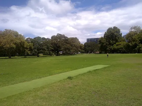 Near Rushcutters Bay Park, Edgecliff