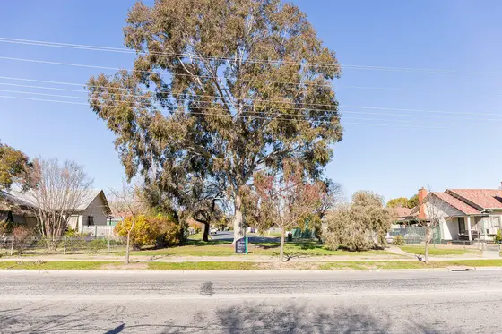 Near Robert Prentice Park playground, Wodonga