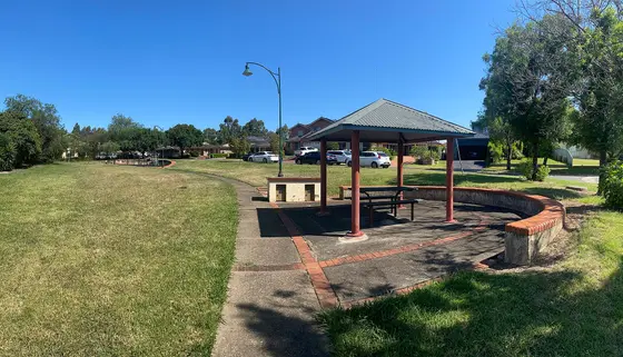 Near Ayshford Reserve playground, West Hoxton