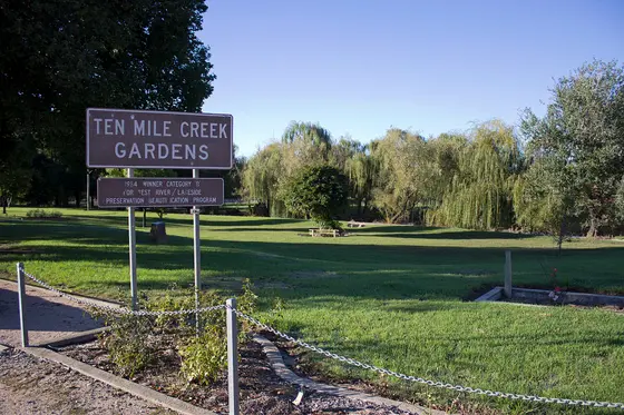 Near Ten Mile Creek Gardens playground, Holbrook