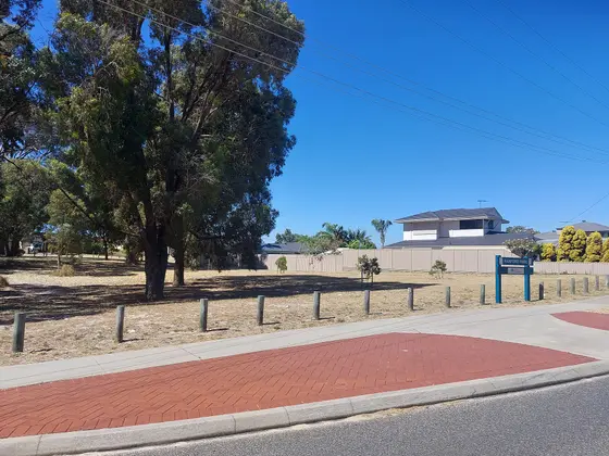 Near Hillarys Park playground, Hillarys