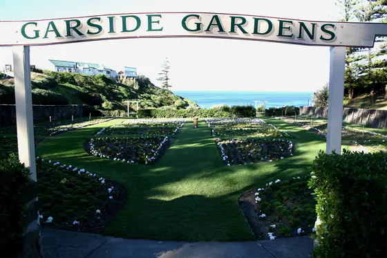 Near King Edward Park playground, The Hill