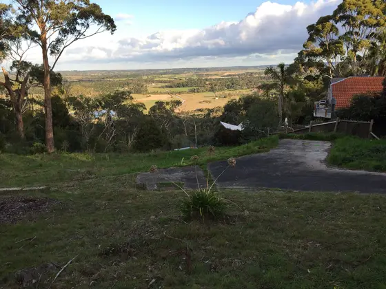 Near Moorooduc Quarry Picnic Area Playground, Mount Eliza