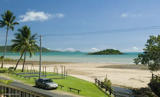 Near Cannonvale Beach, Cannonvale