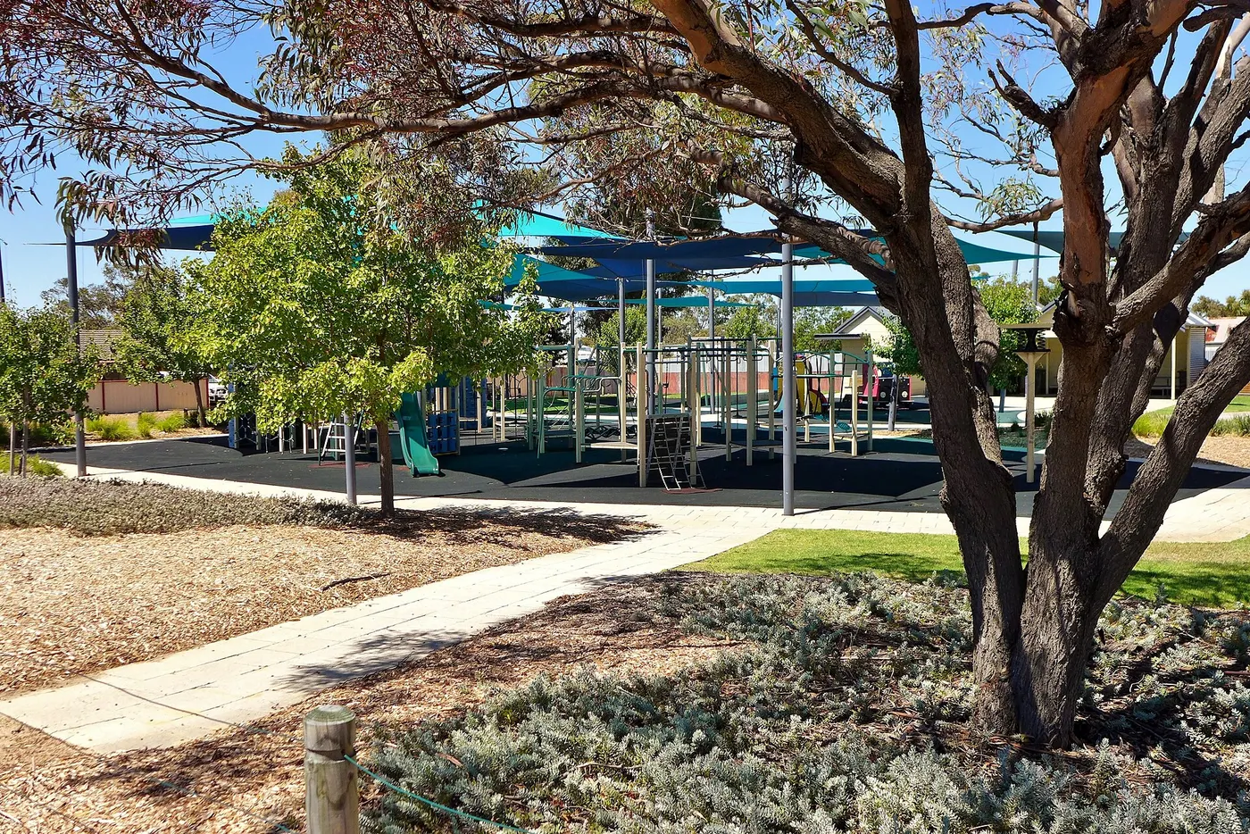 Gnowangerup Community Park - Nobarach Park playground, Gnowangerup