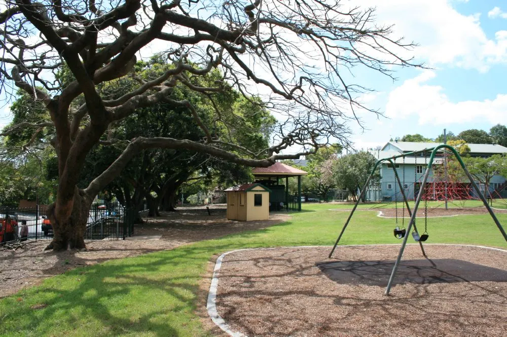 Bedford Park Playground, Spring Hill