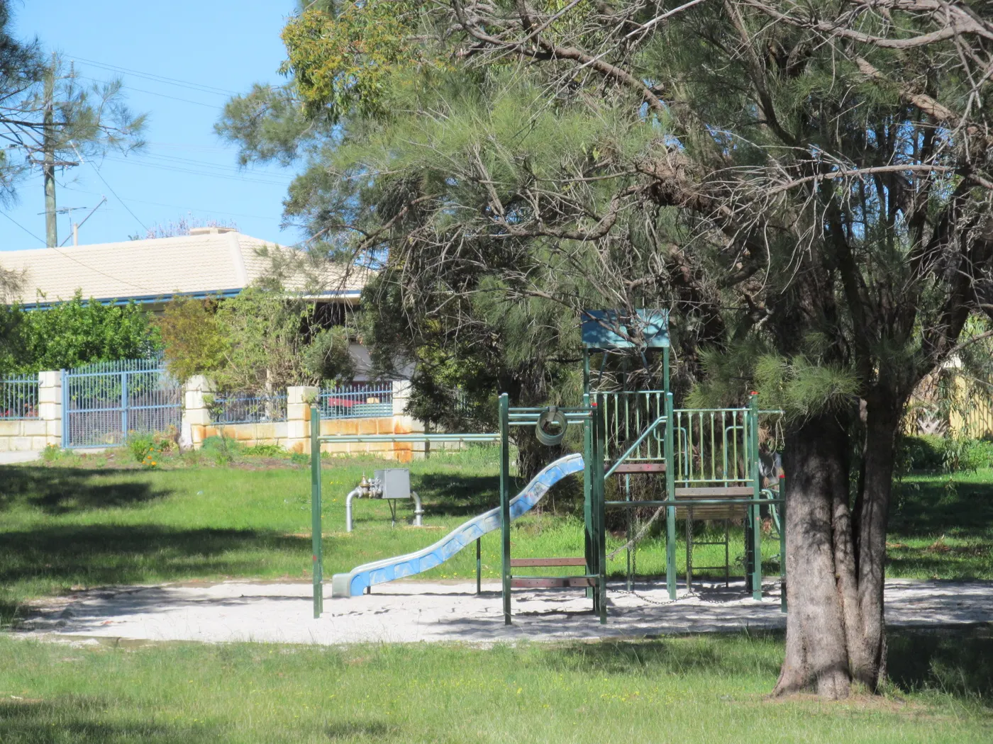 Hennessy Park, Orelia