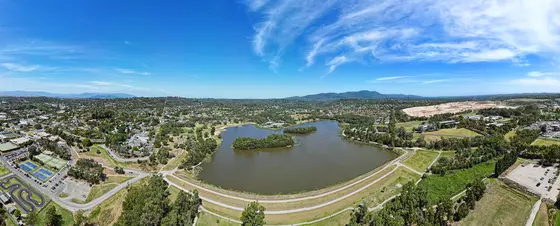 Wide shot of Lillydale Lake. Shot February 2023.